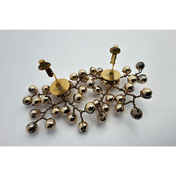 Vintage 1950s Hand-Wired Gold Bead Cluster Earrings - Picture 5 of 7